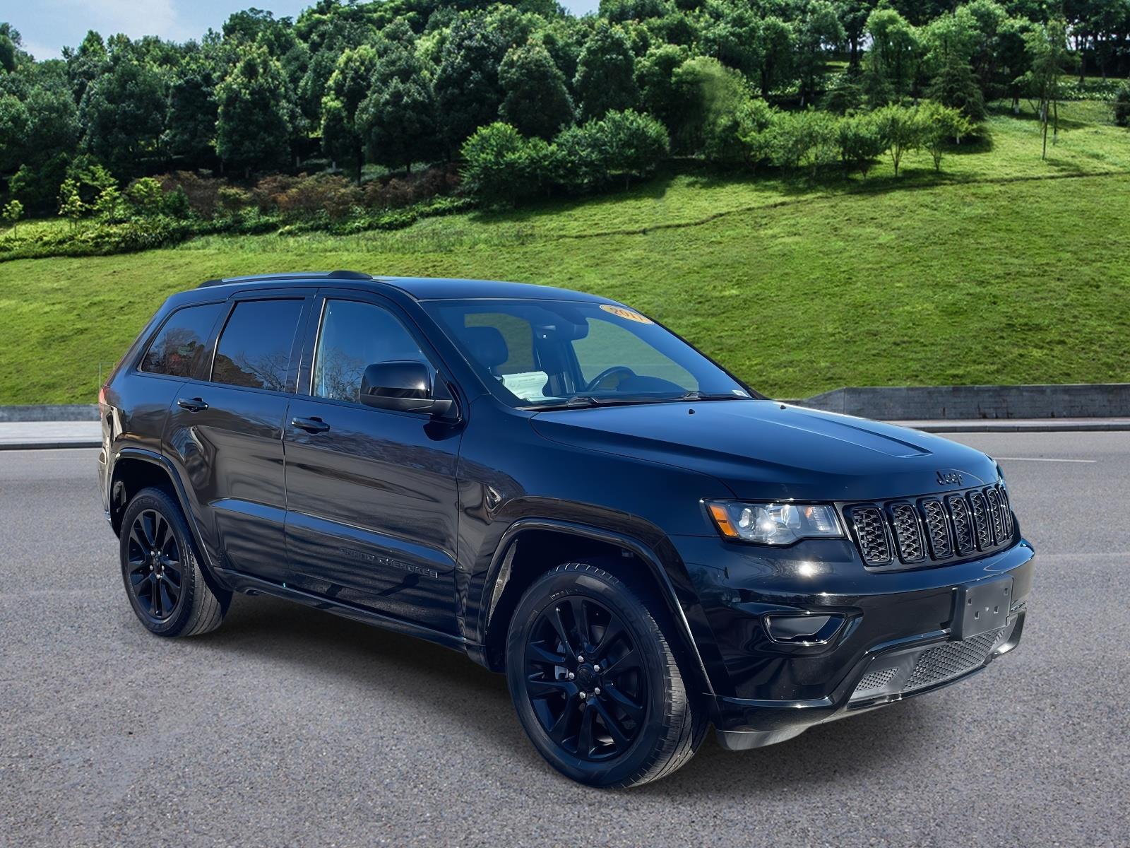 2017 Jeep Grand Cherokee Altitude's photo