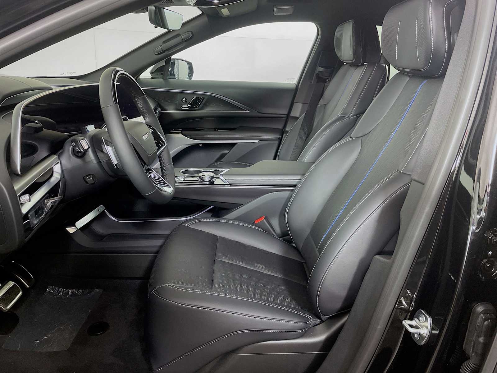 2026 Cadillac Lyriq photo 3