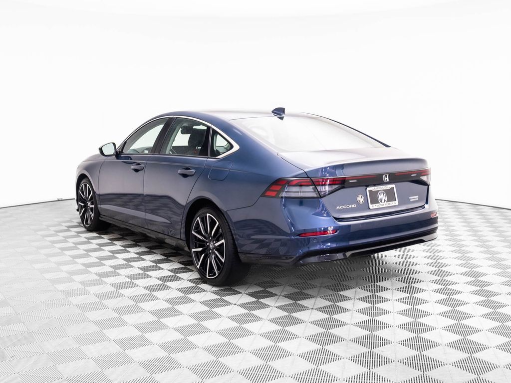 2024 Honda Accord Hybrid Touring photo 3