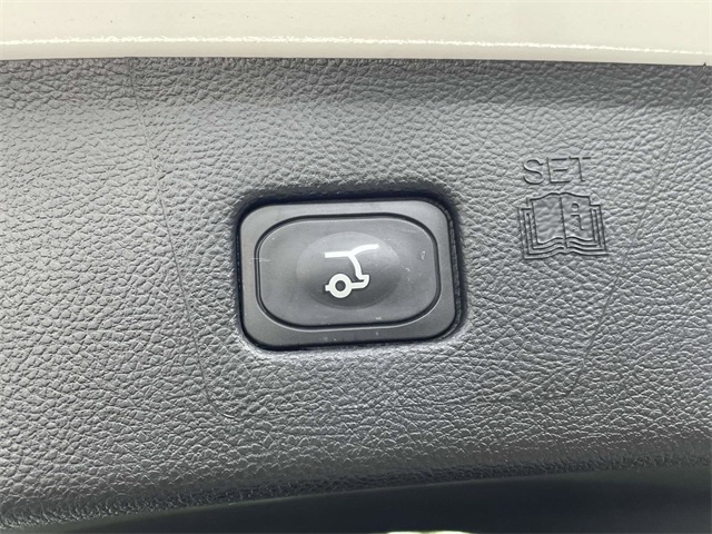 2024 Ford Edge Titanium photo 22