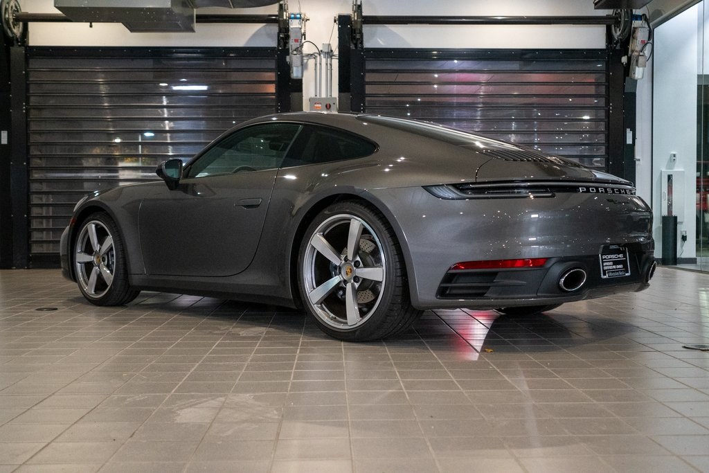 2024 Porsche 911 T 4 photo 3