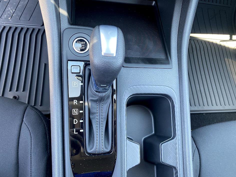 2025 Nissan Sentra S photo 12