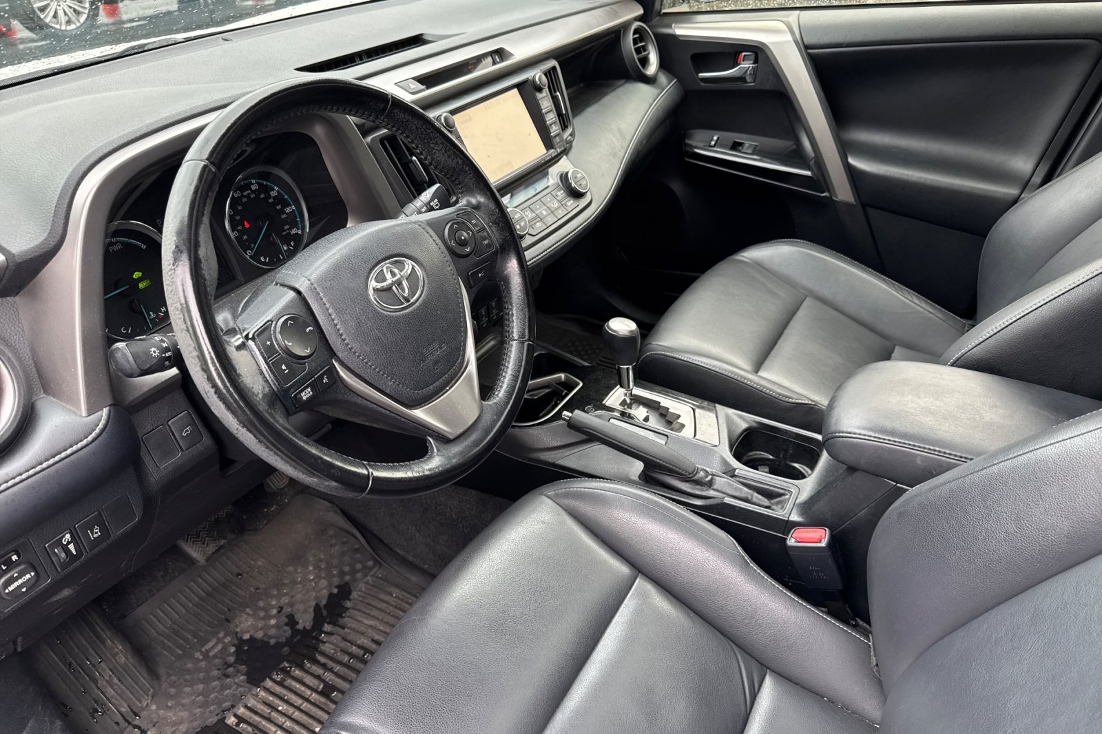 2018 Toyota RAV4 Hybrid Limited photo 9