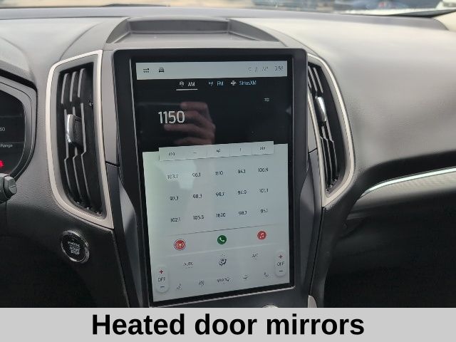 2022 Ford Edge SEL photo 4