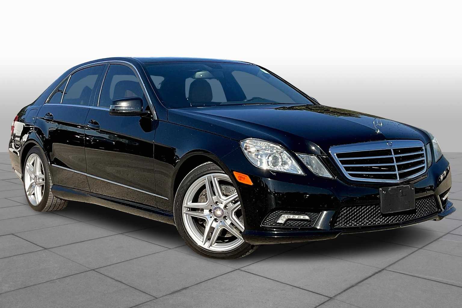 2011 Mercedes Benz E 550 Sport photo 2