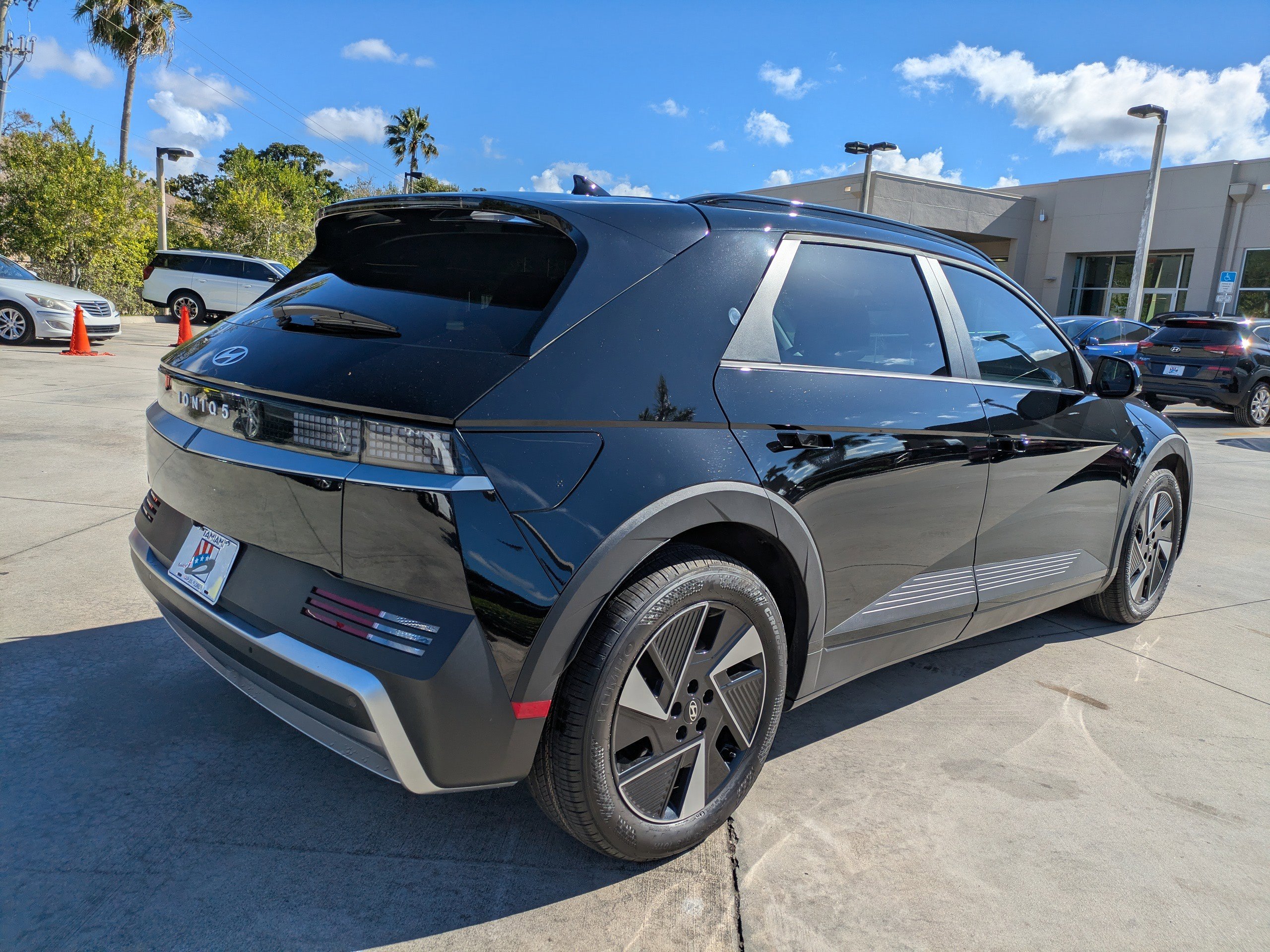 Certified 2025 Hyundai IONIQ 5 SEL with VIN 7YAKN4DA3SY003623 for sale in Naples, FL