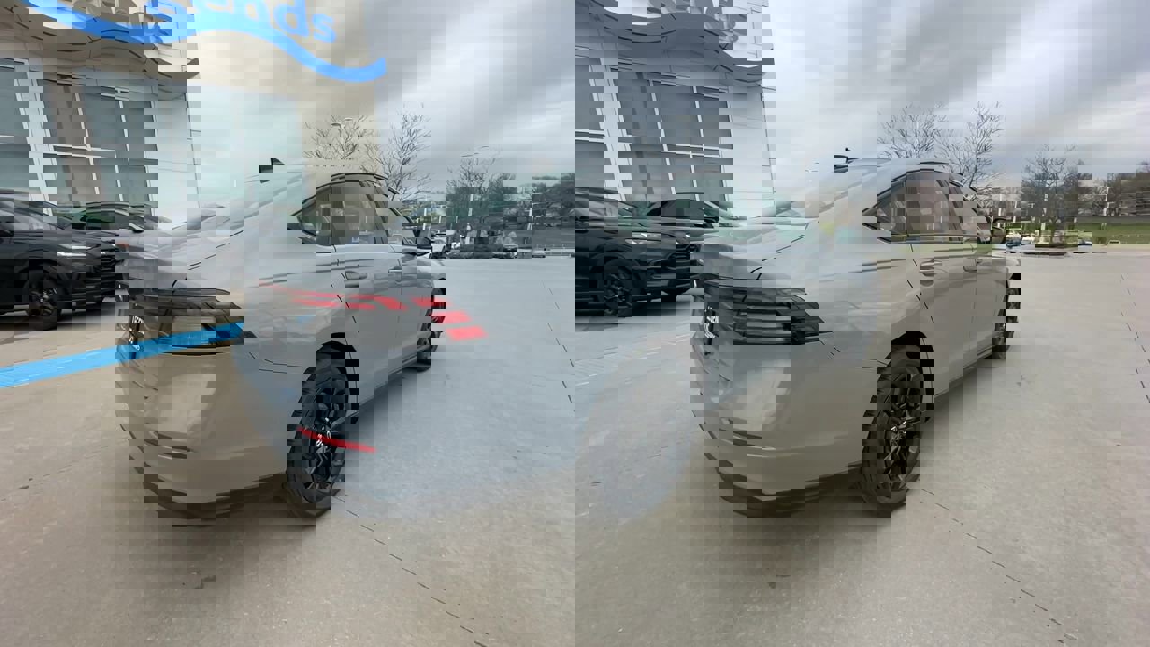2025 Honda Accord 1.5T SE photo 7