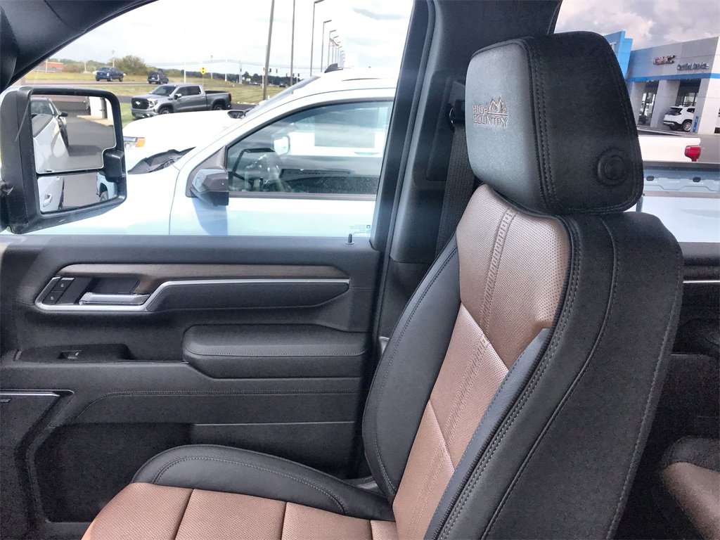 2025 Chevrolet Silverado 2500HD High Country photo 23