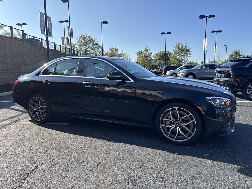 2022 Mercedes Benz E 350 4MATIC photo 6