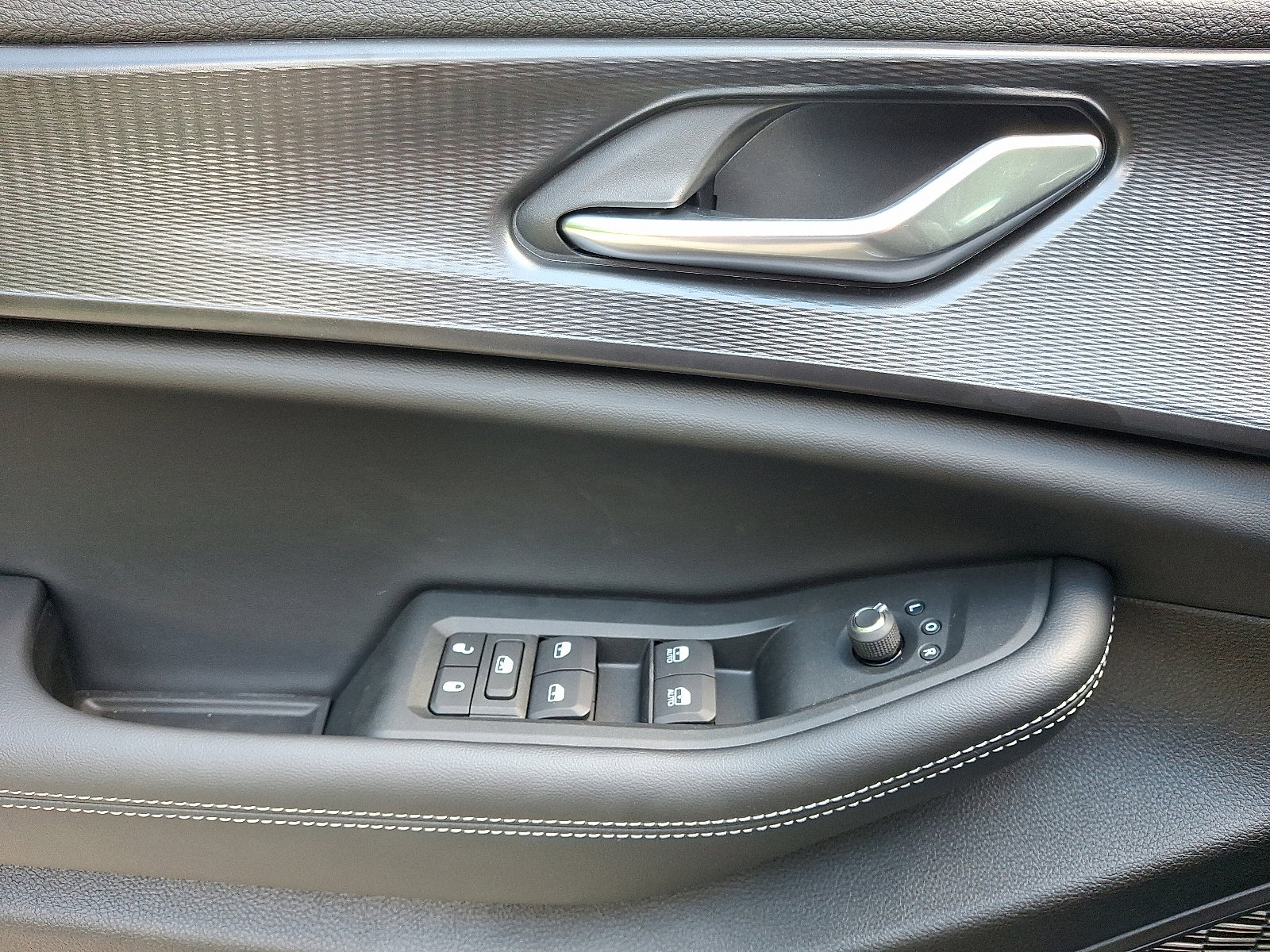 2025 Jeep Grand Cherokee Altitude X photo 4
