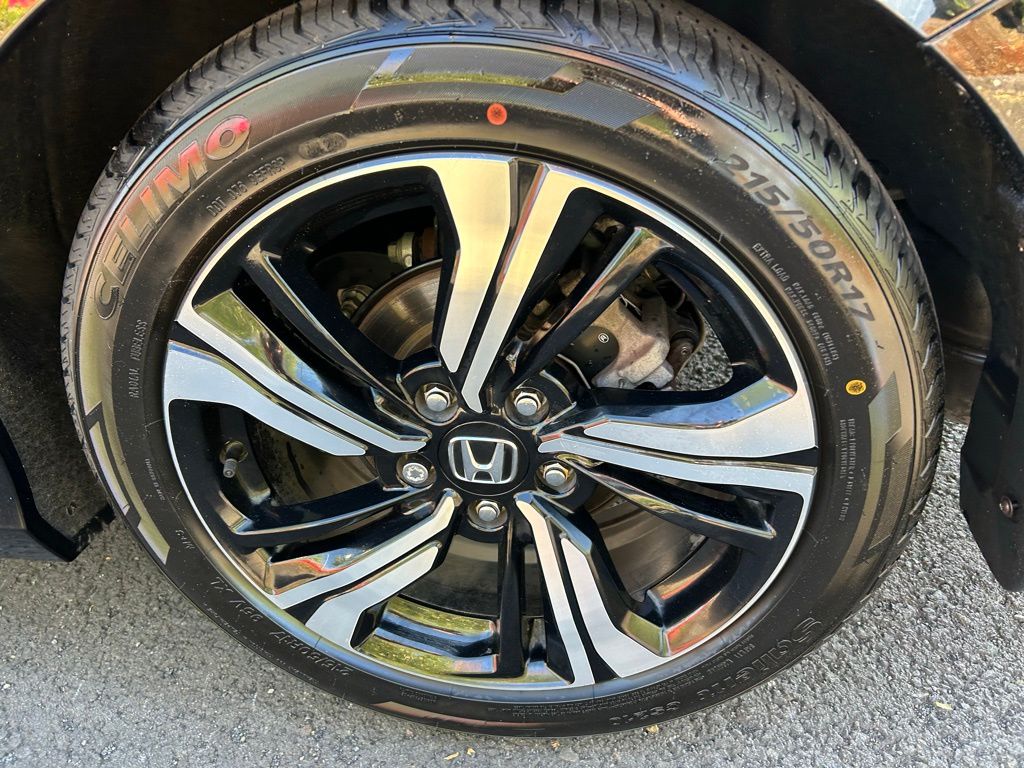 2017 Honda Civic Touring photo 9