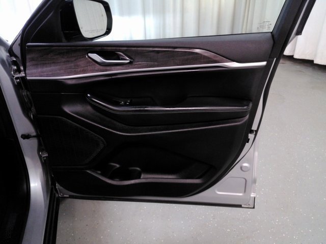 2024 Jeep Grand Cherokee Limited photo 23