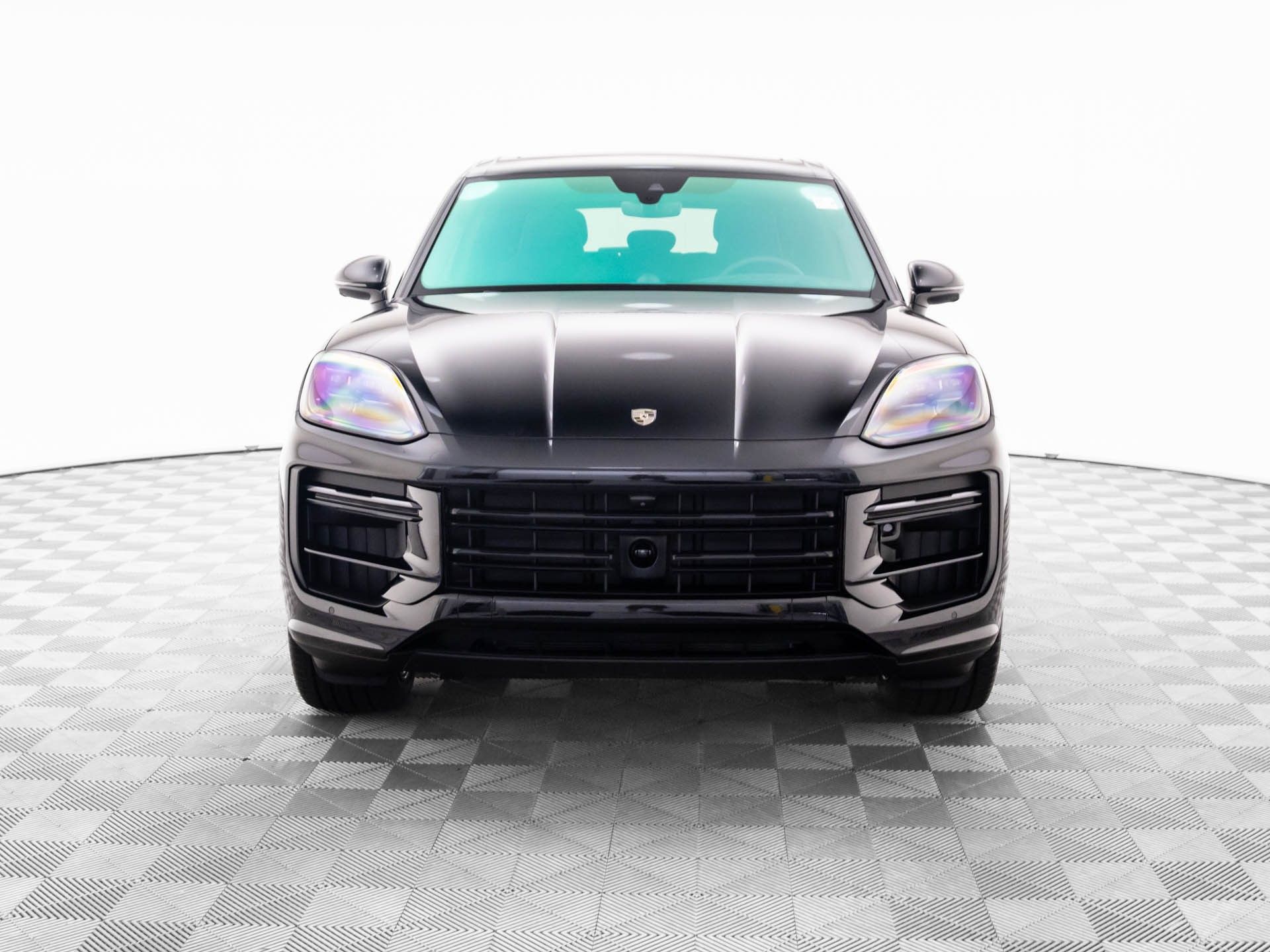 2025 Porsche Cayenne E-Hybrid Turbo photo 8