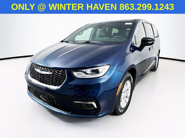 2025 Chrysler Pacifica photo 3