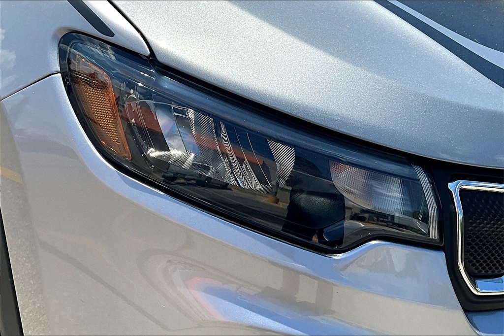 2022 Jeep Compass Latitude Lux photo 29