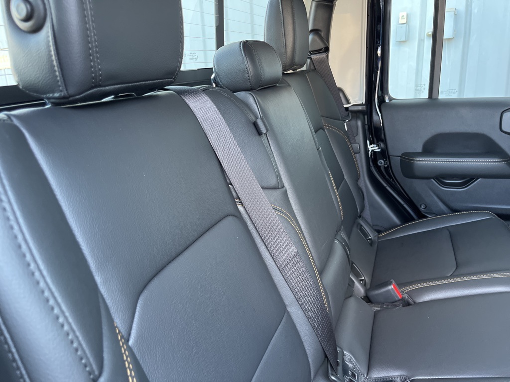2025 Jeep Gladiator Sport photo 30