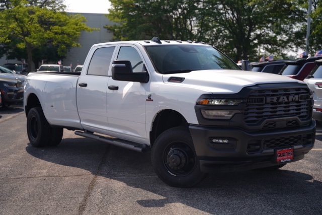 2025 Ram 3500 Tradesman photo 2