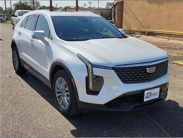 2024 Cadillac XT4 Premium Luxury photo 3