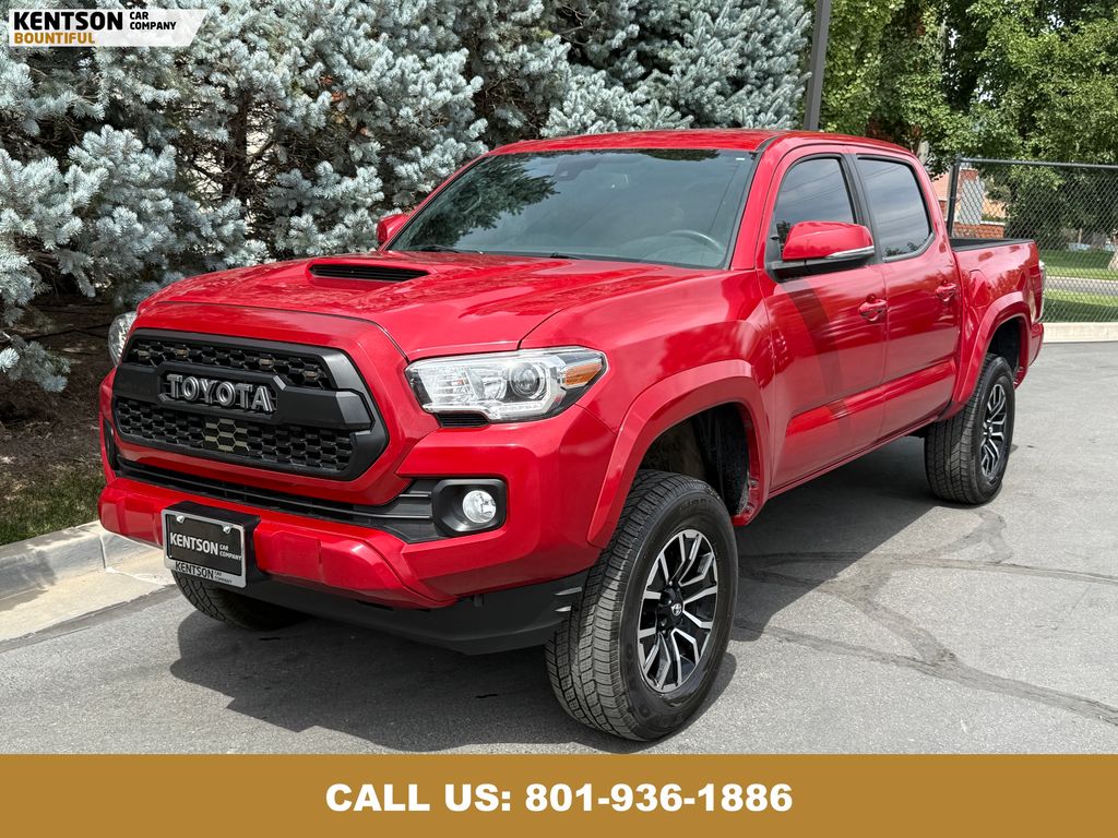 2021 Toyota Tacoma TRD Sport photo 3