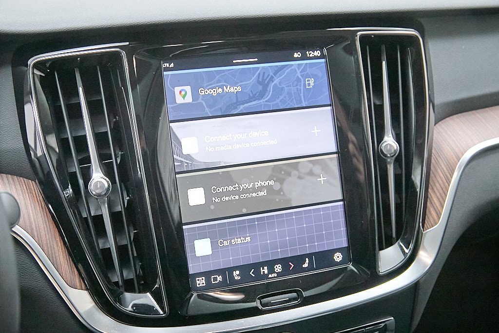 2025 VOLVO S60 - Image 15