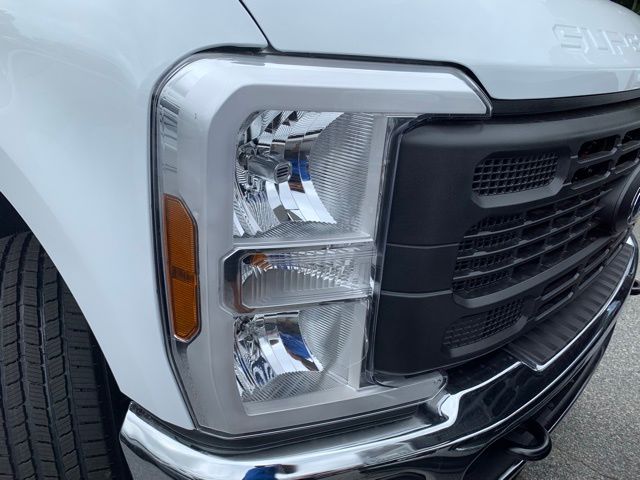 2026 Ford F-250 XL photo 4