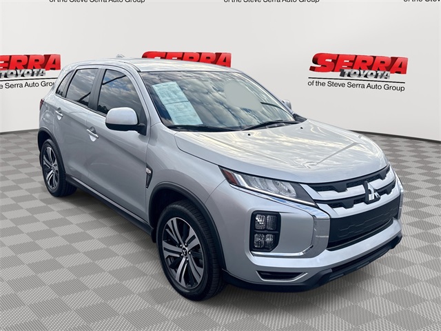 2023 Mitsubishi Outlander Sport ES's photo