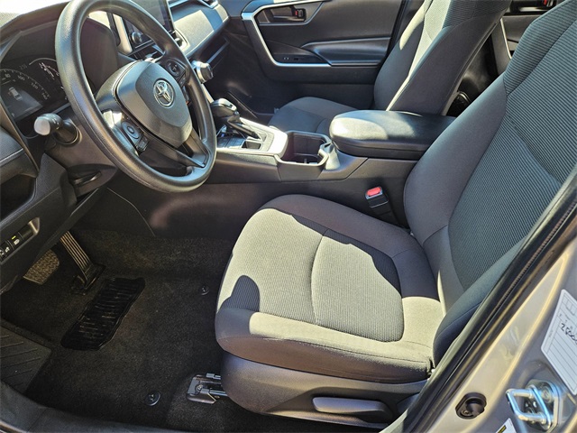 2024 Toyota RAV4 LE photo 12