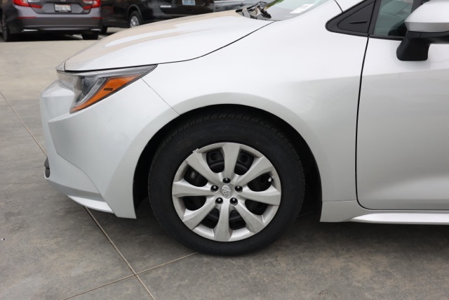 2024 Toyota Corolla LE photo 9