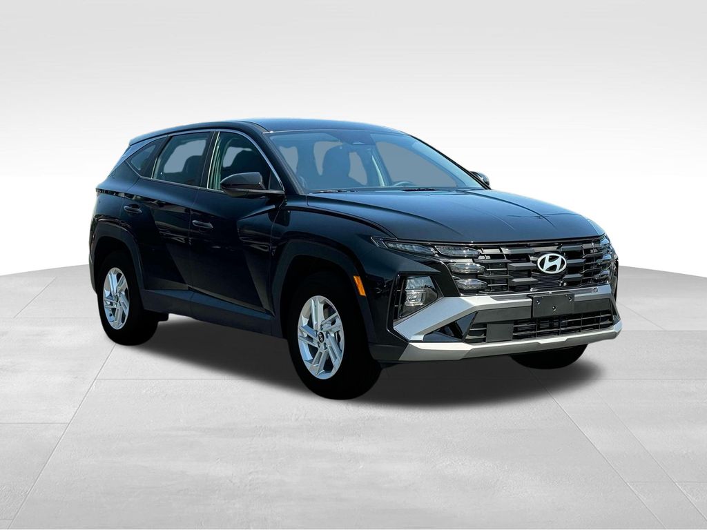 2025 Hyundai Tucson SE photo 3