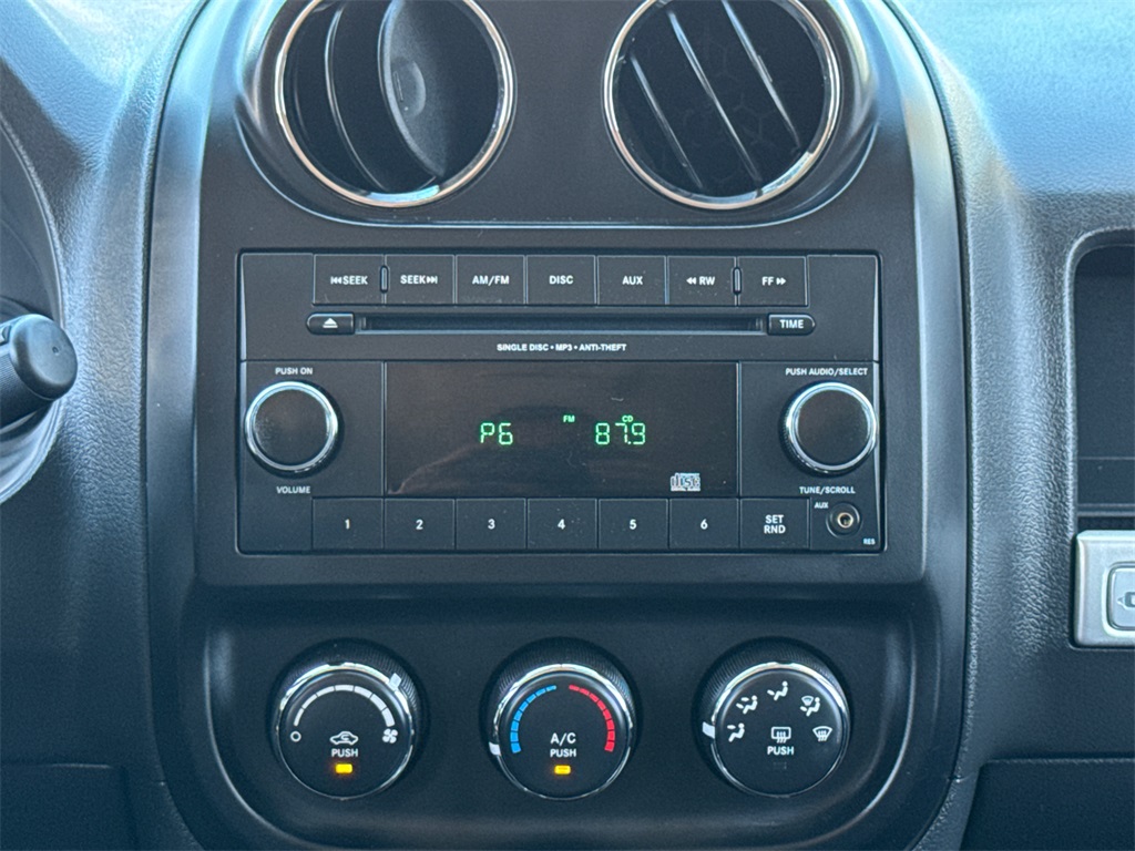 2015 Jeep Compass Altitude photo 23
