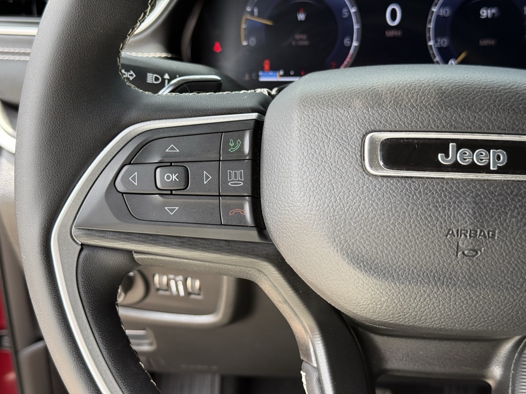2023 Jeep Grand Cherokee Altitude photo 13