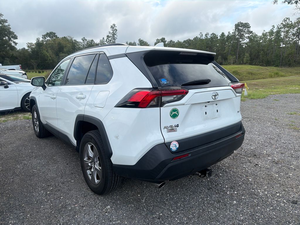 2023 Toyota RAV4 XLE photo 2