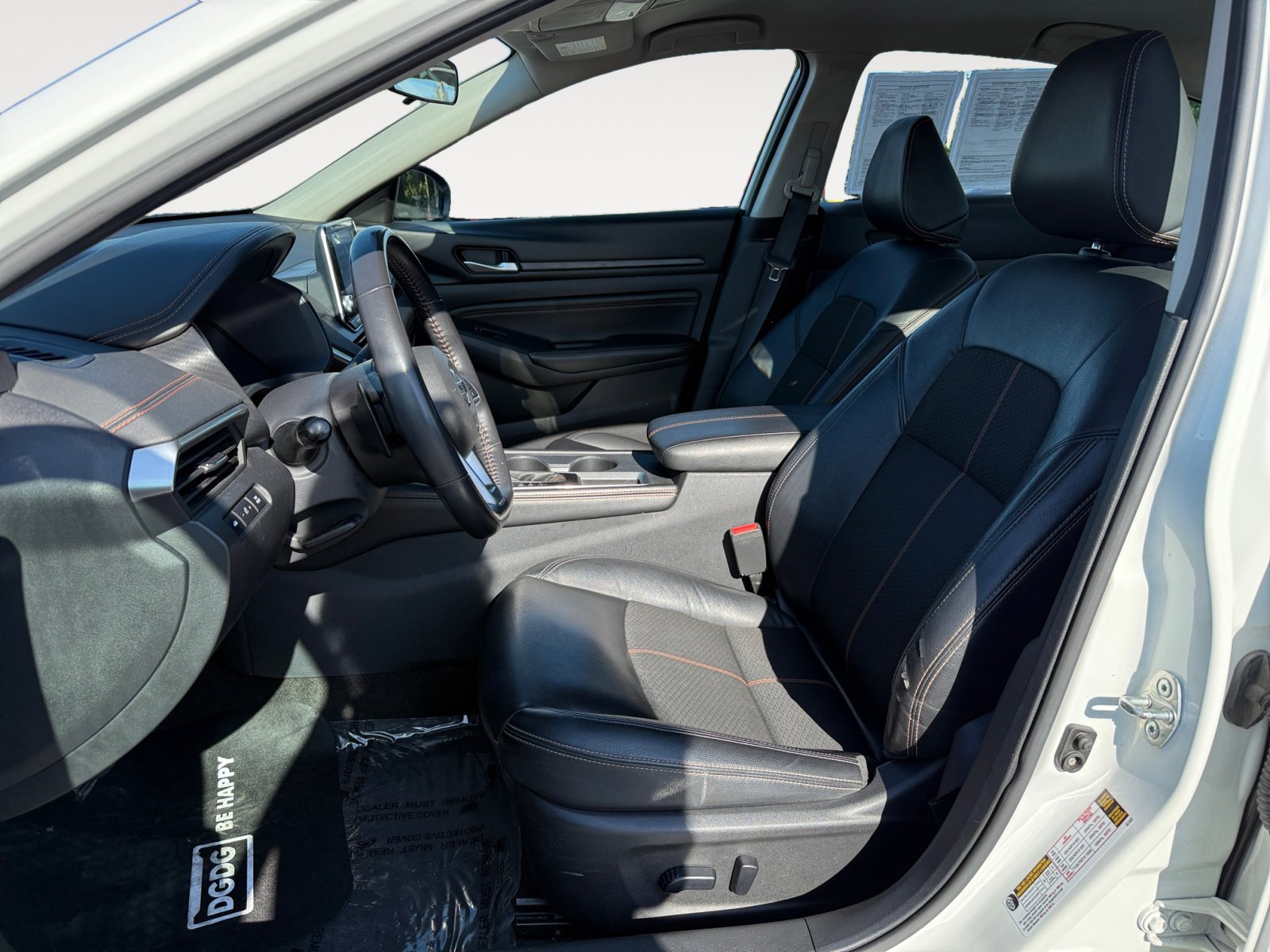 2022 Nissan Altima 2.5 SR photo 10