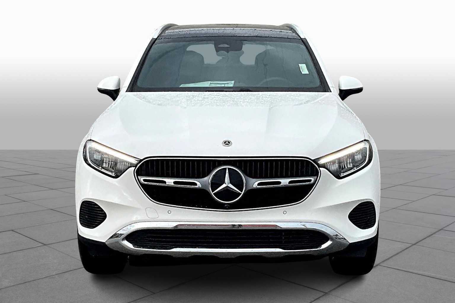 2026 Mercedes Benz GLC 300 photo 3