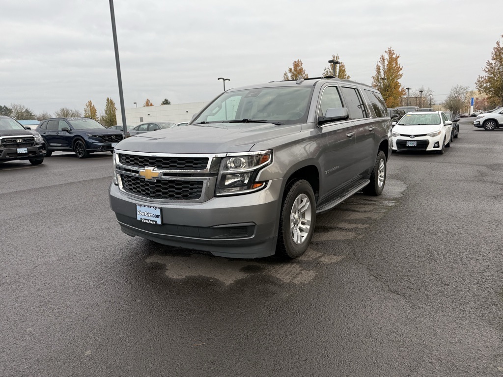 2020 Chevrolet Suburban LT photo 3