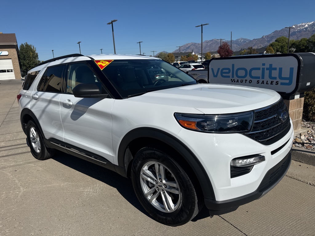 2023 Ford Explorer XLT's photo