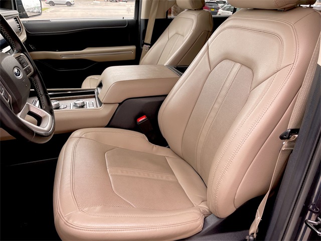 2023 Ford Expedition Limited photo 3