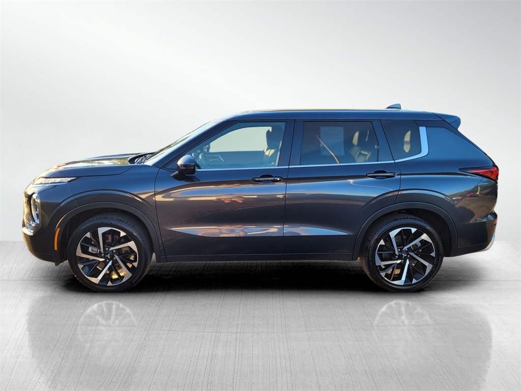 2024 Mitsubishi Outlander SE photo 8