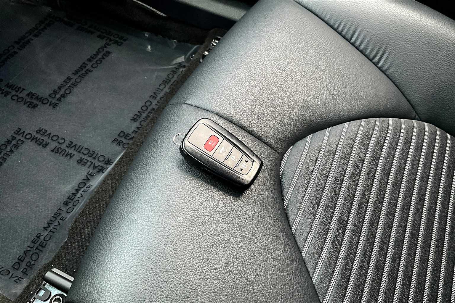 2023 Toyota Camry Hybrid SE photo 12