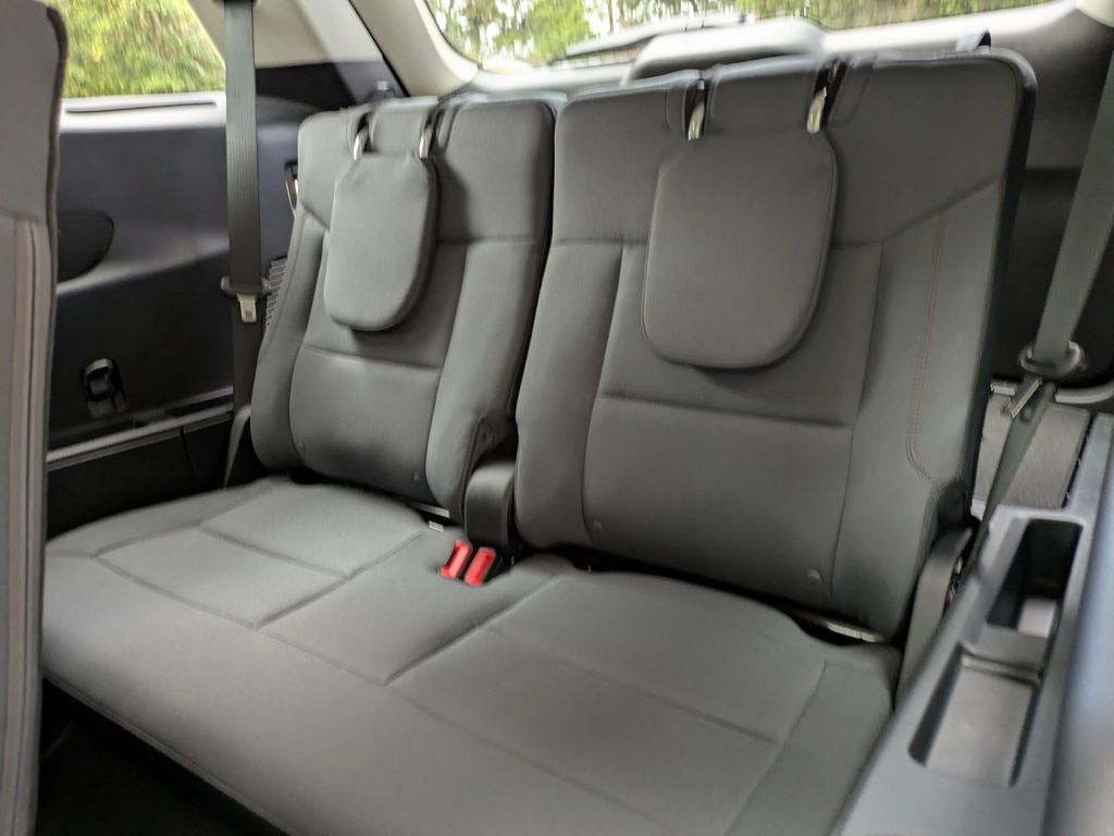 2025 Ford Explorer photo 15
