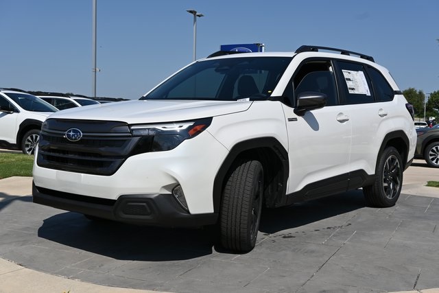 2025 Subaru Forester Premium photo 7