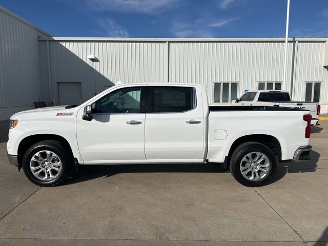 2025 Chevrolet Silverado 1500 LTZ photo 3