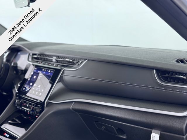 2025 Jeep Grand Cherokee Altitude X photo 23