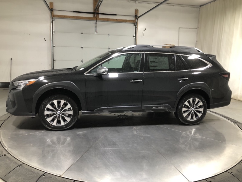 2025 Subaru Outback Touring photo 4