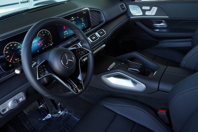 2025 Mercedes Benz GLE 350 4MATIC photo 2