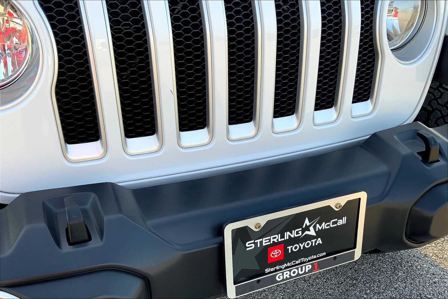 2018 Jeep Wrangler Unlimited Sahara photo 26