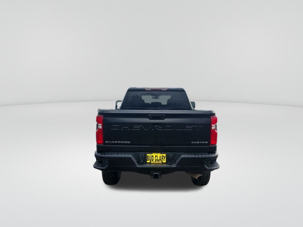 2021 Chevrolet Silverado 2500HD Custom photo 4