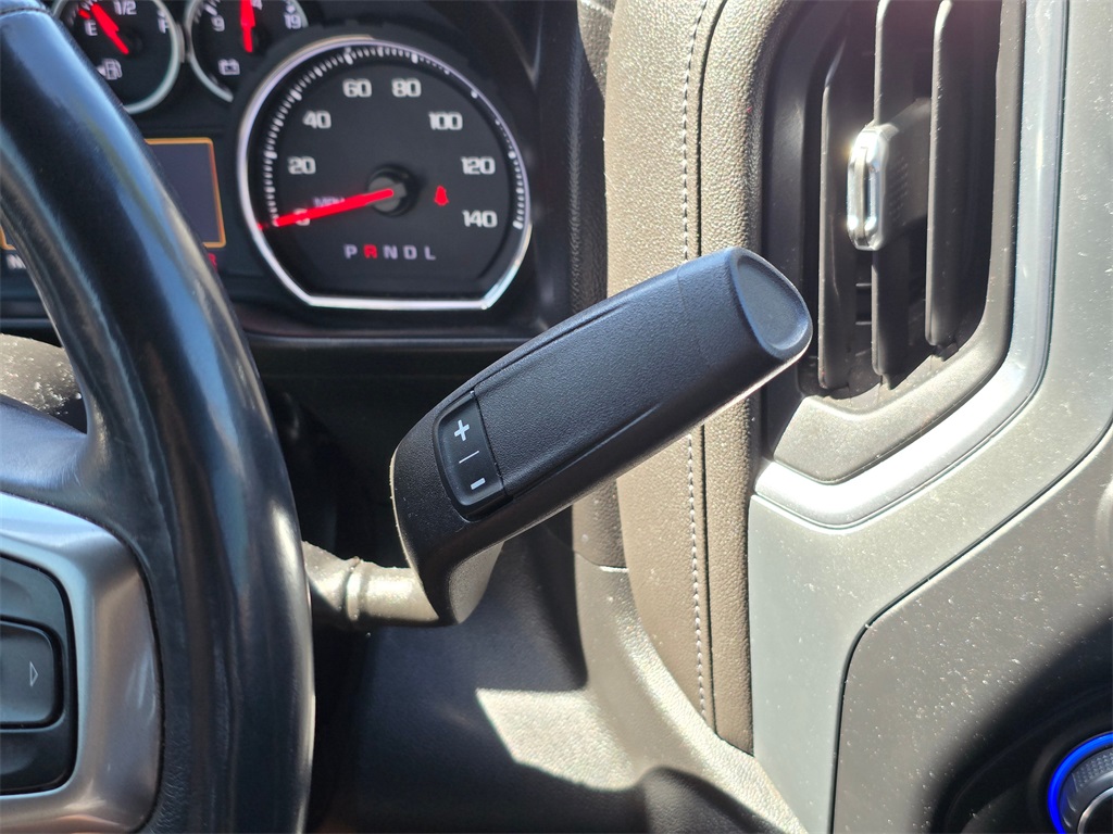 2019 Chevrolet Silverado 1500 LT photo 2