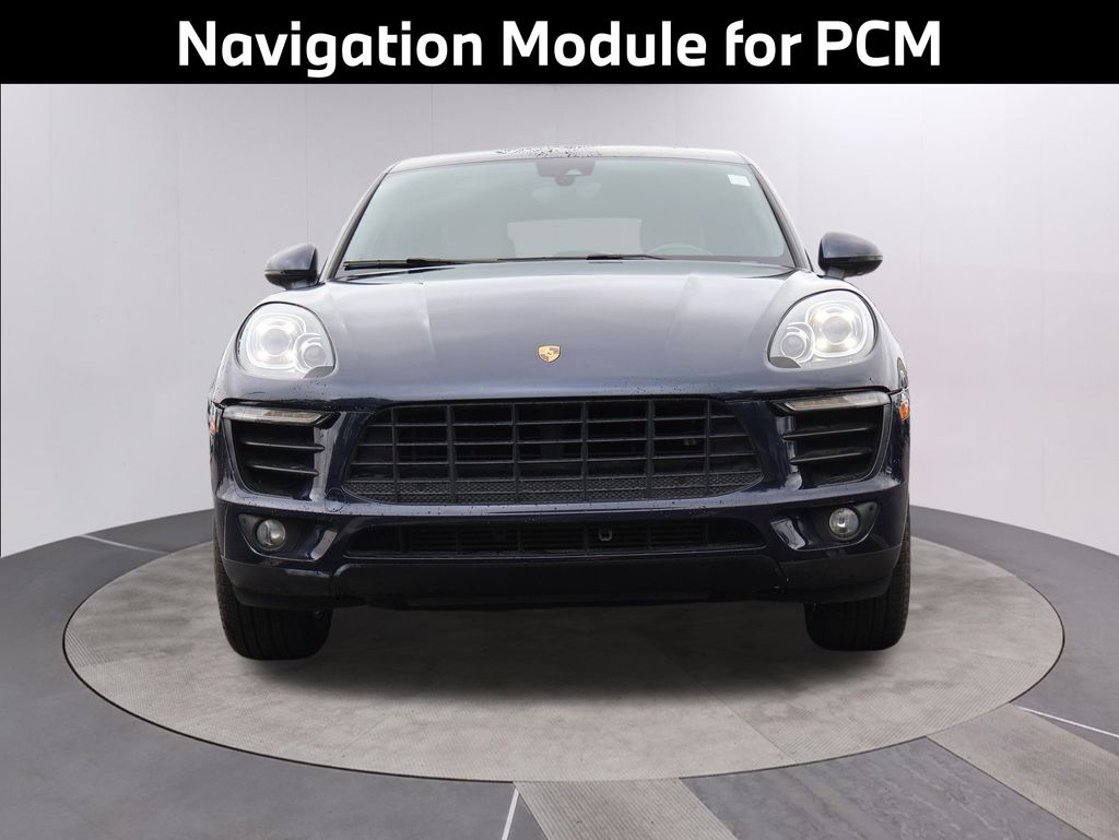 2017 Porsche Macan Base photo 3