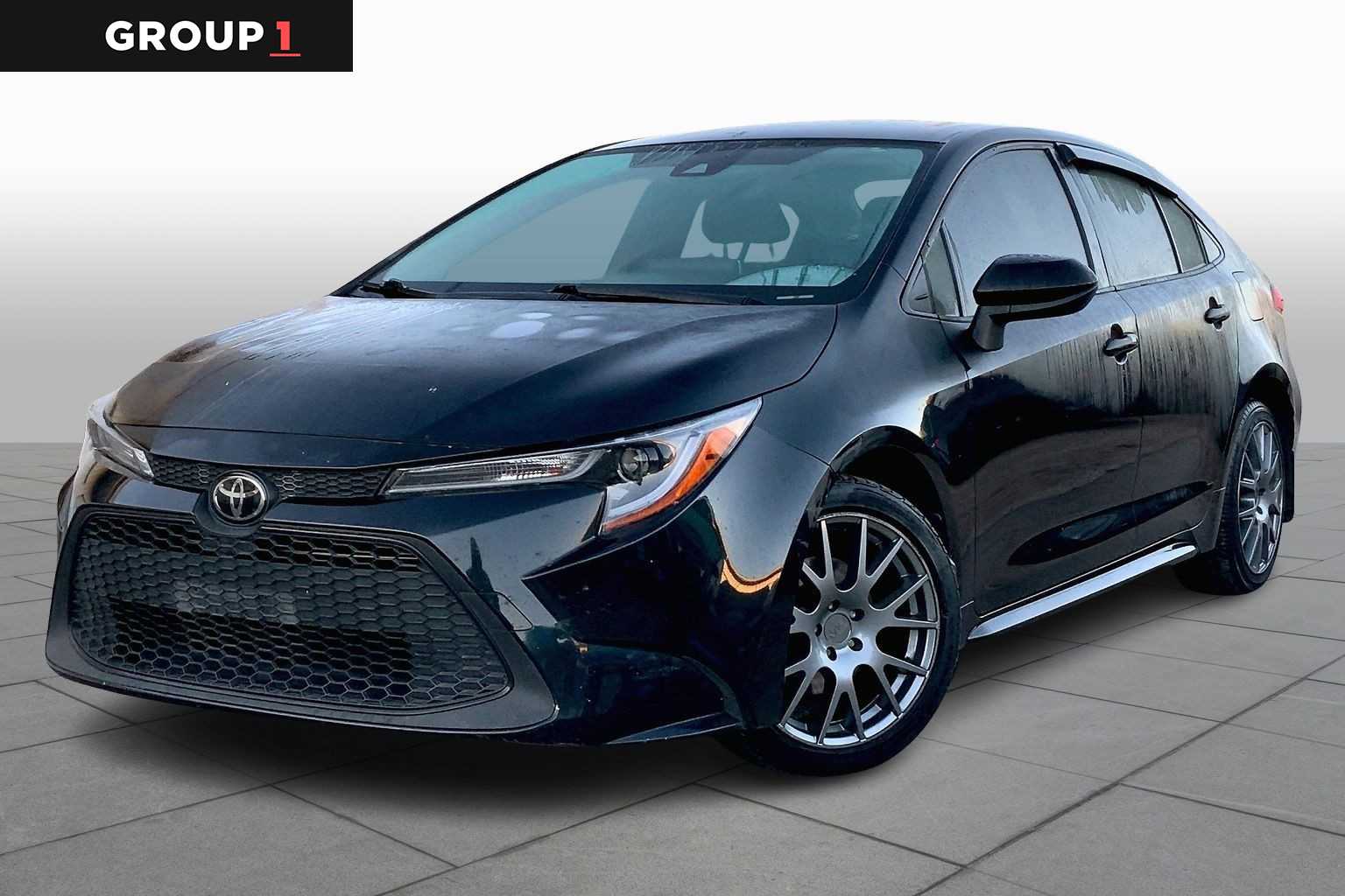 2021 Toyota Corolla LE's photo